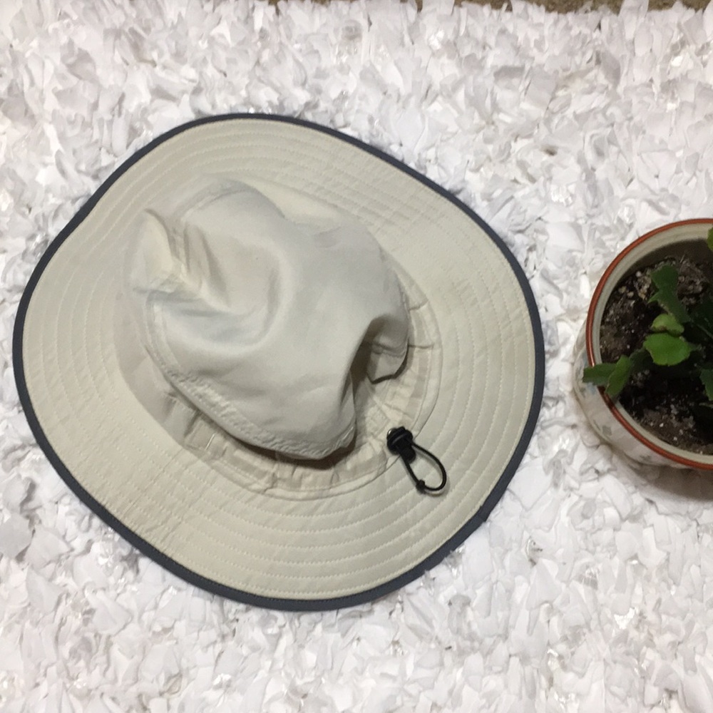 NWOT Richardson outdoor hat